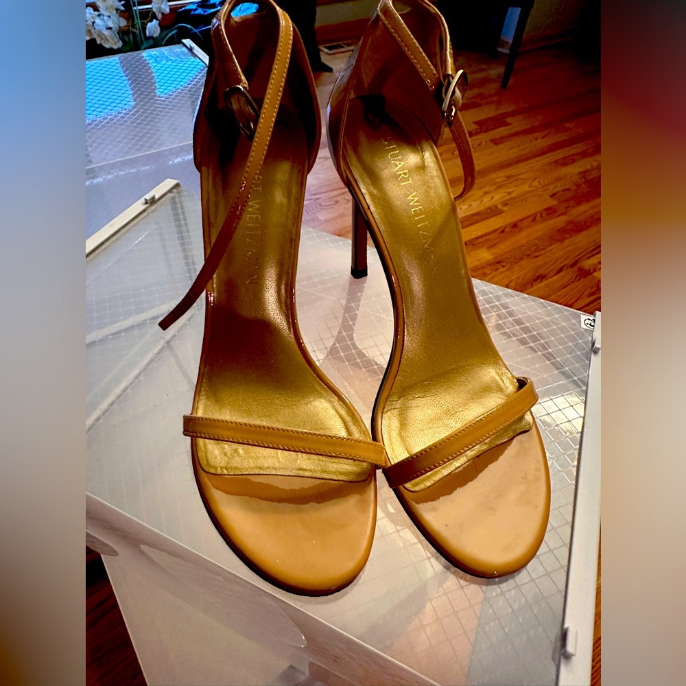 Stuart weitzman patent heels